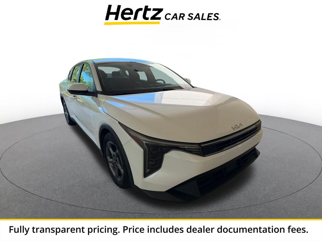 2025 Kia K4 LXS — photo 1 of 13