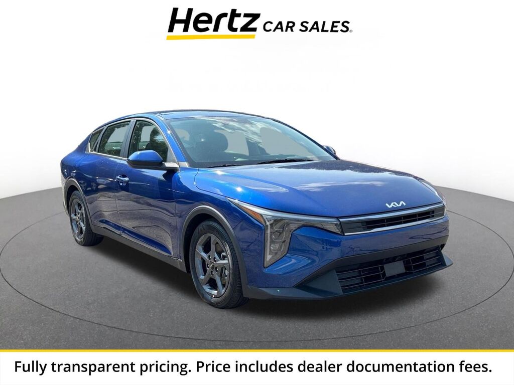 2025 Kia K4 LXS — photo 1 of 13