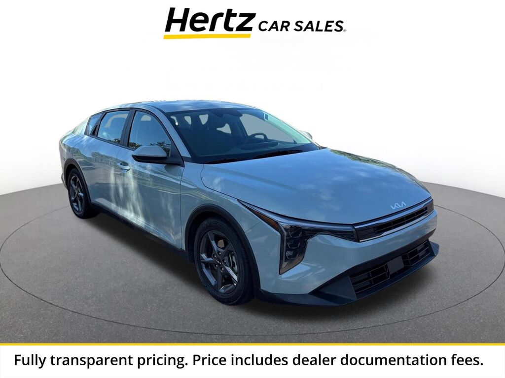 2025 Kia K4 LXS — photo 1 of 14