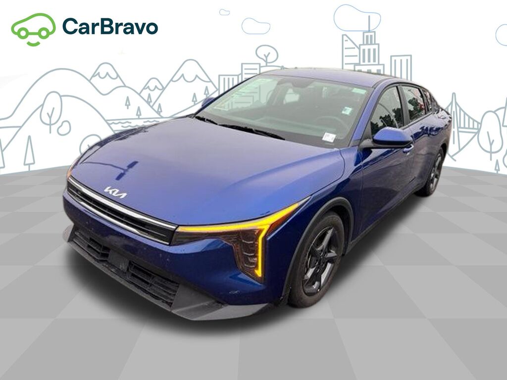 2025 Kia K4 LXS — photo 1 of 6