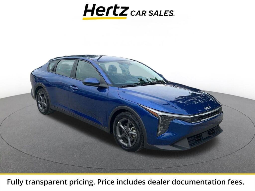 2025 Kia K4 LXS — photo 1 of 13