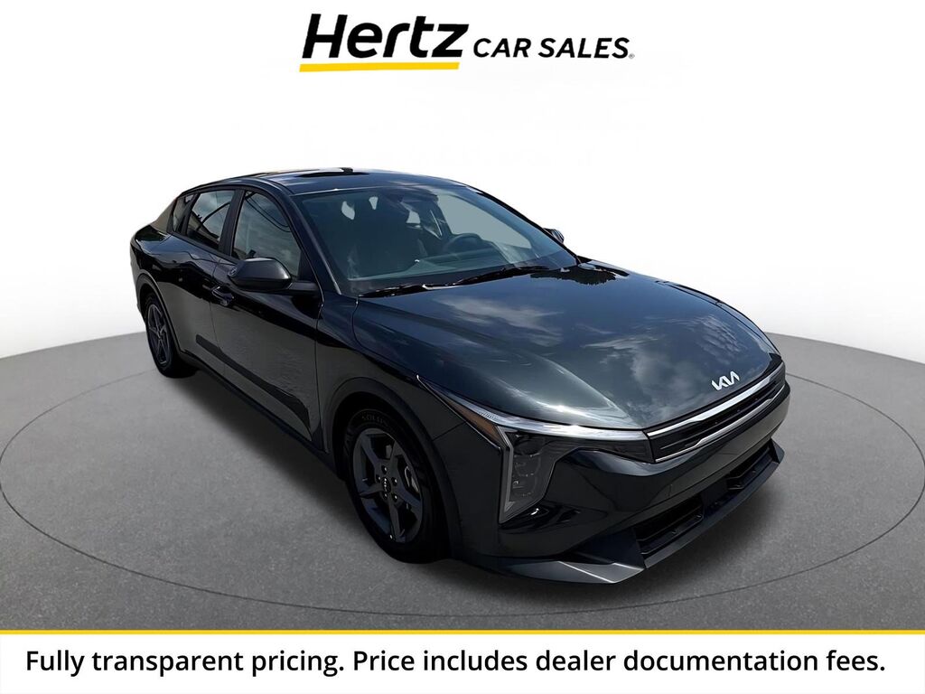 2025 Kia K4 LXS — photo 1 of 13