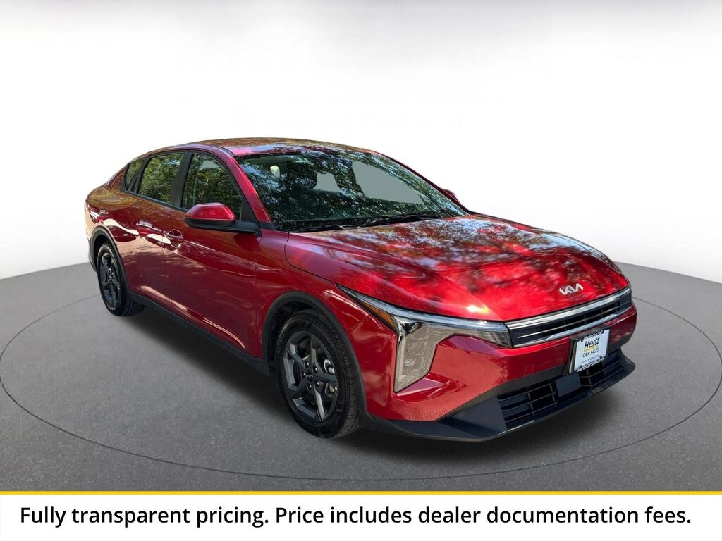 2025 Kia K4 LXS — photo 1 of 13