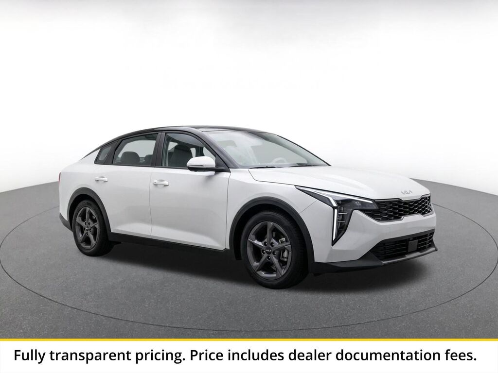2025 Kia K4 LXS — photo 1 of 23
