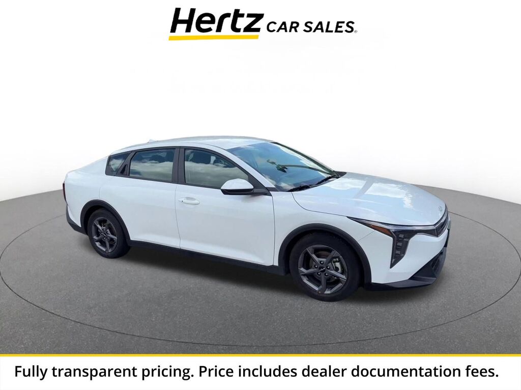 2025 Kia K4 LXS — photo 1 of 13