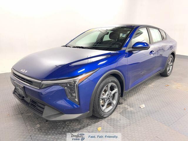 2025 Kia K4 LXS — photo 1 of 26