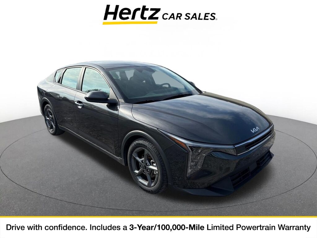 2025 Kia K4 LXS — photo 1 of 11