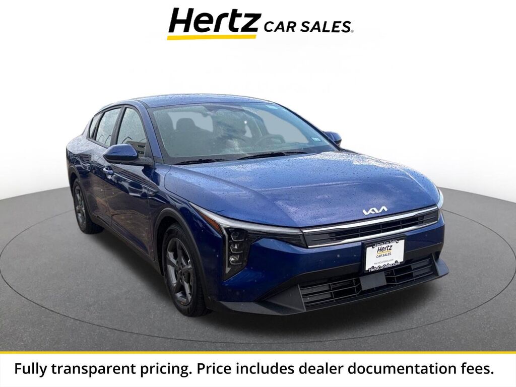 2025 Kia K4 LXS — photo 1 of 13