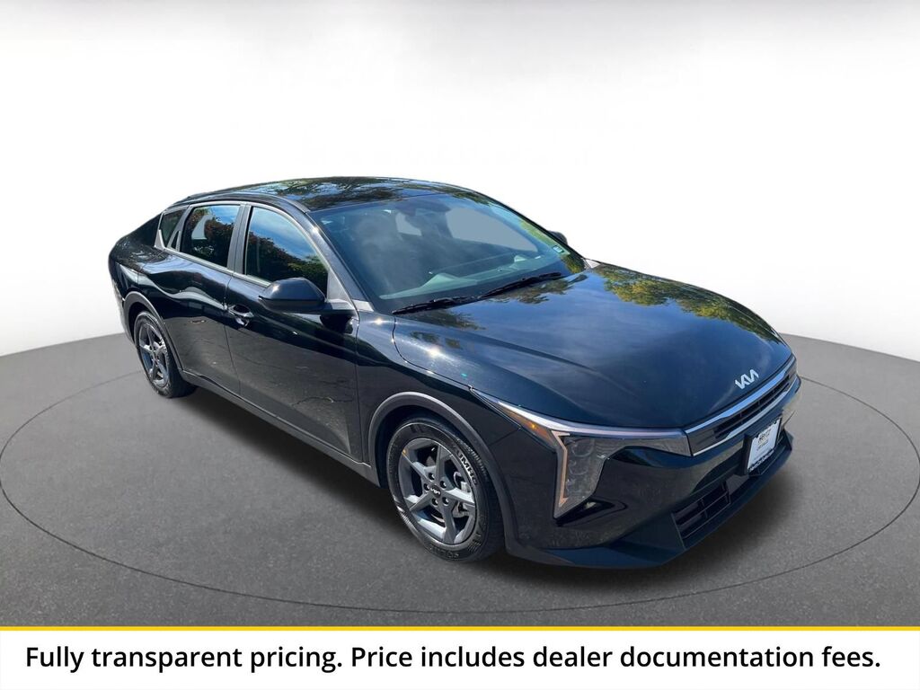 2026 Kia K4 LXS — photo 1 of 13