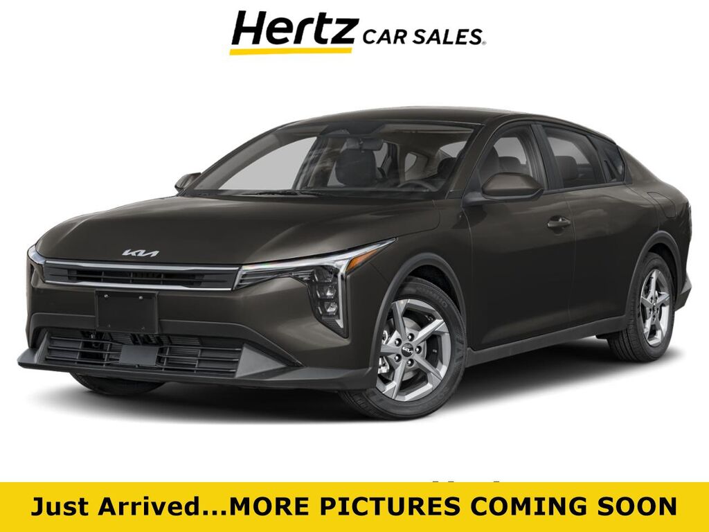 2026 Kia K4 LXS — photo 1 of 3