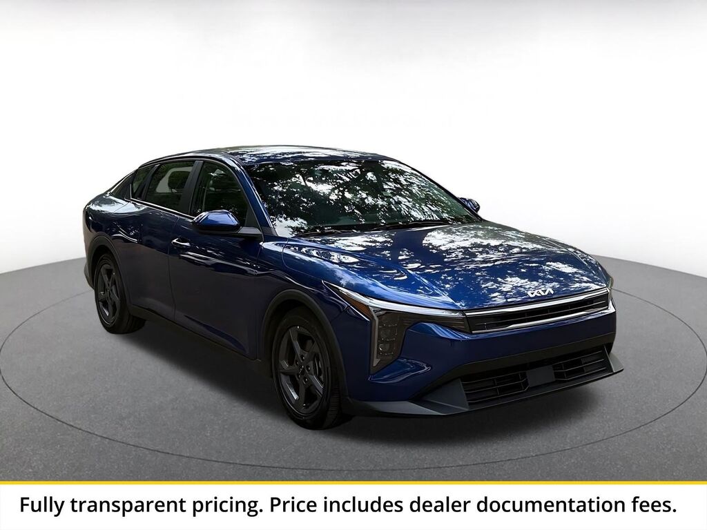 2025 Kia K4 LXS — photo 1 of 13