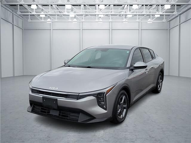 2025 Kia K4 LXS — photo 1 of 23