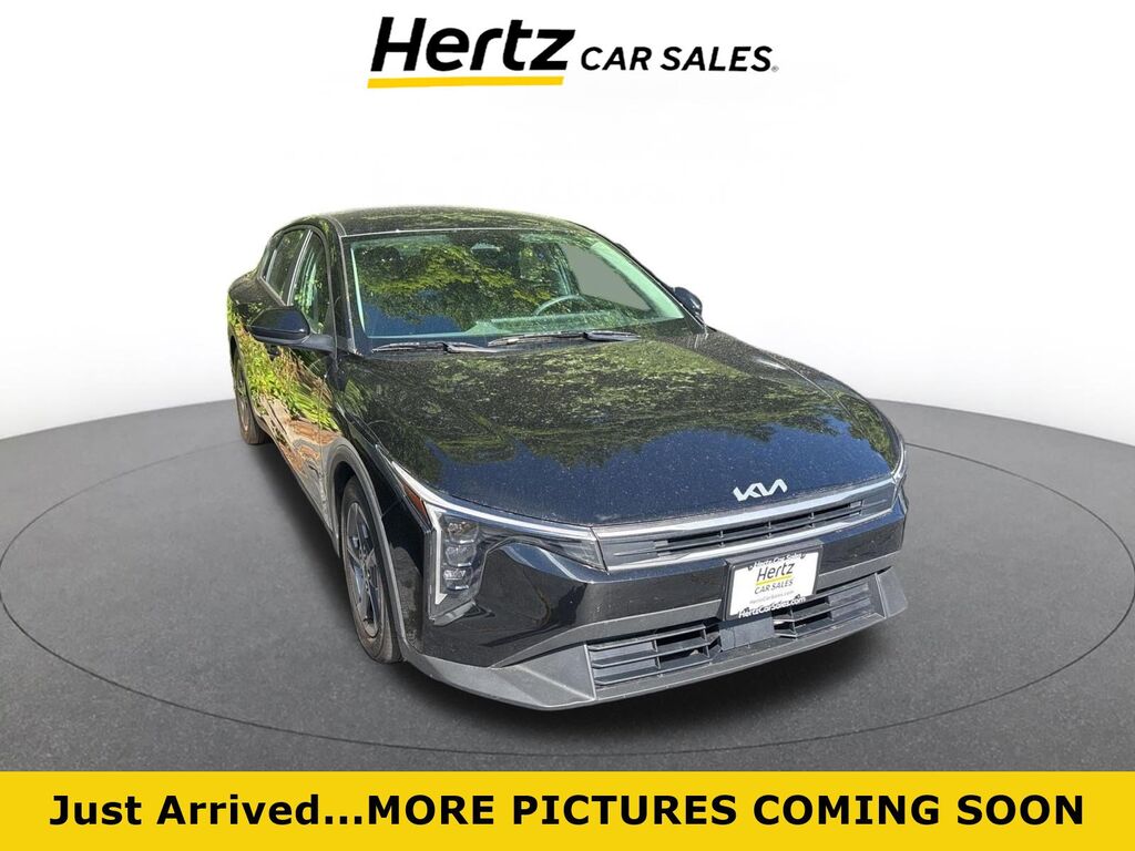 2025 Kia K4 LXS — photo 1 of 4