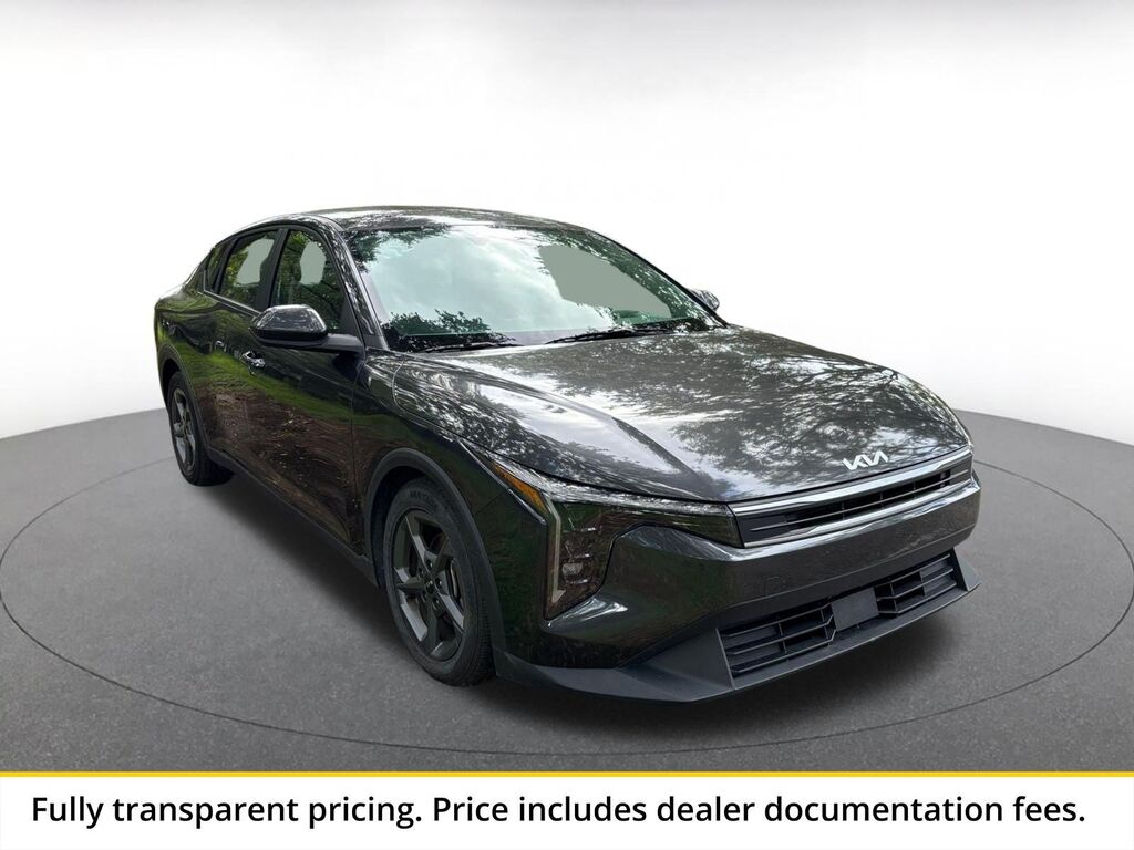 2025 Kia K4 LXS — photo 1 of 2