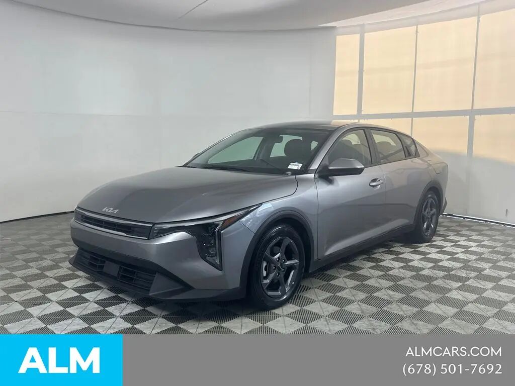 2025 Kia K4 LXS — photo 1 of 26