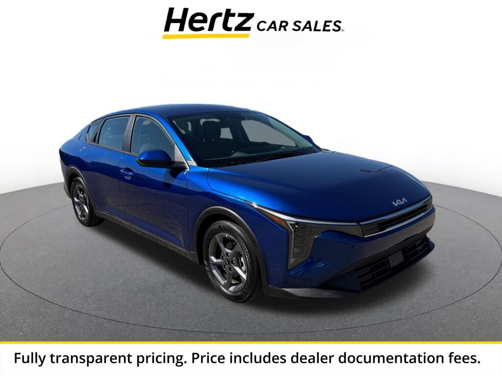 2025 Kia K4 LXS — photo 1 of 13