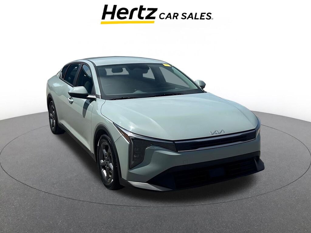 2025 Kia K4 LXS — photo 1 of 13