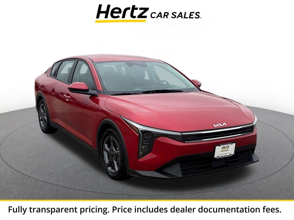 2025 Kia K4 LXS — photo 1 of 13