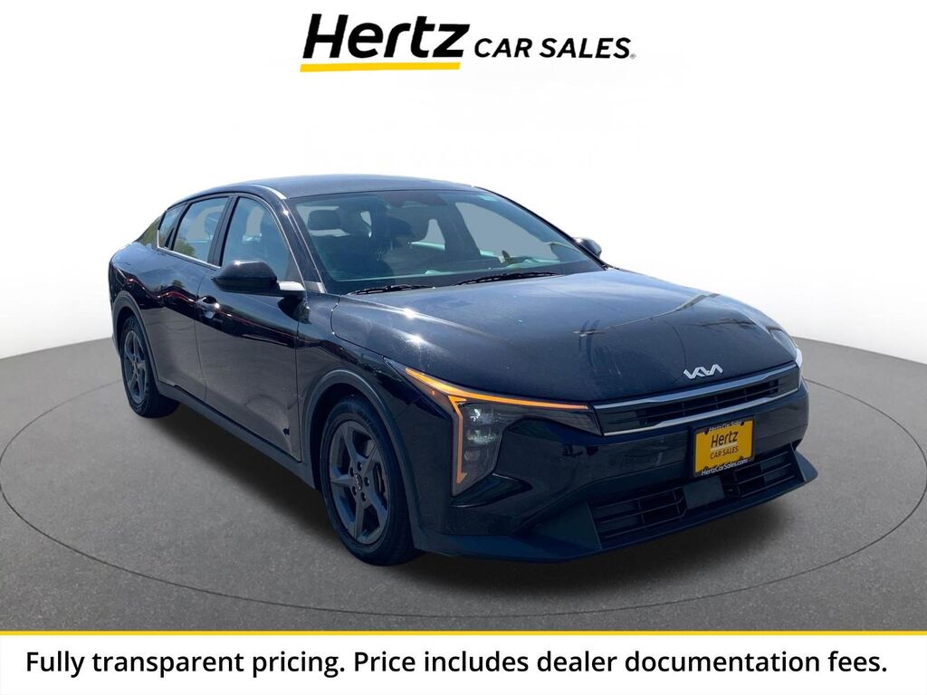 2025 Kia K4 LXS — photo 1 of 13