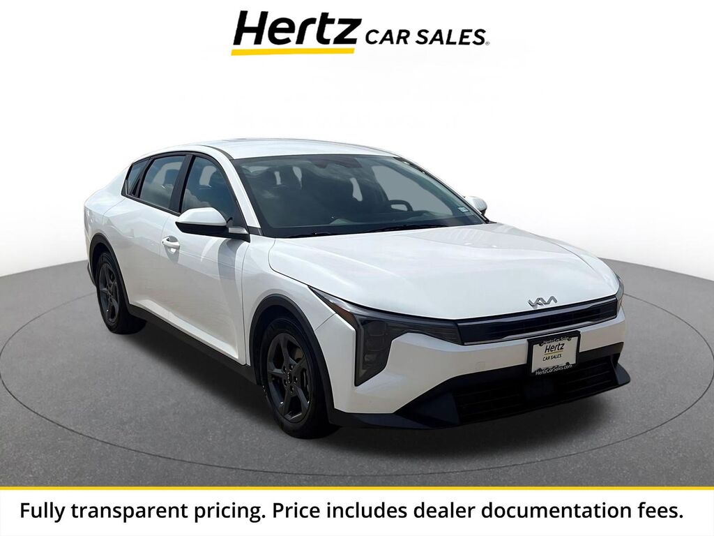 2025 Kia K4 LXS — photo 1 of 13