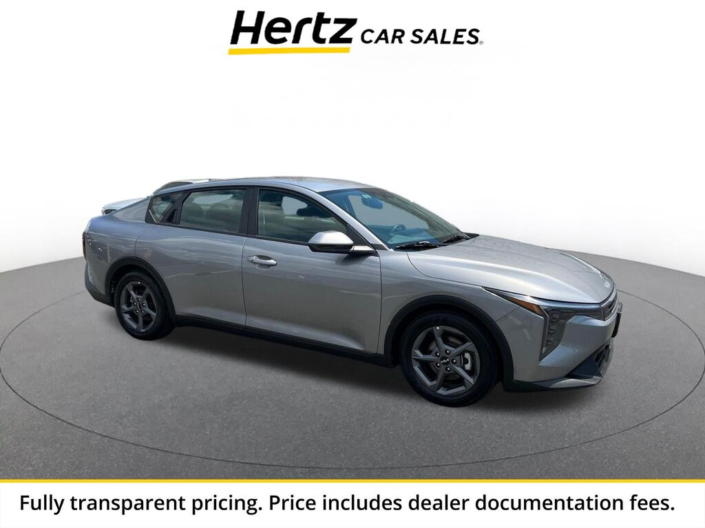 2025 Kia K4 LXS — photo 1 of 13