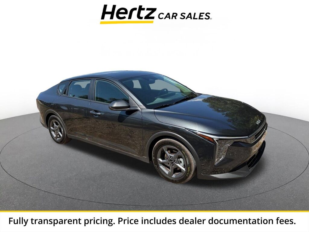 2025 Kia K4 LXS — photo 1 of 13