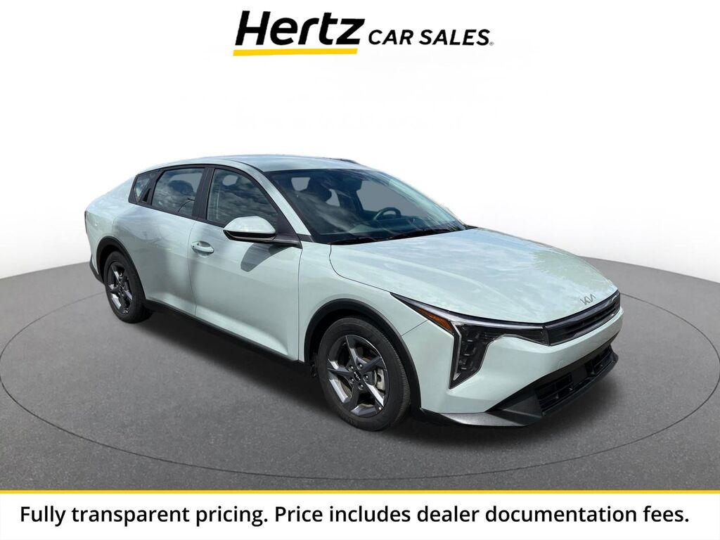 2025 Kia K4 LXS — photo 1 of 13