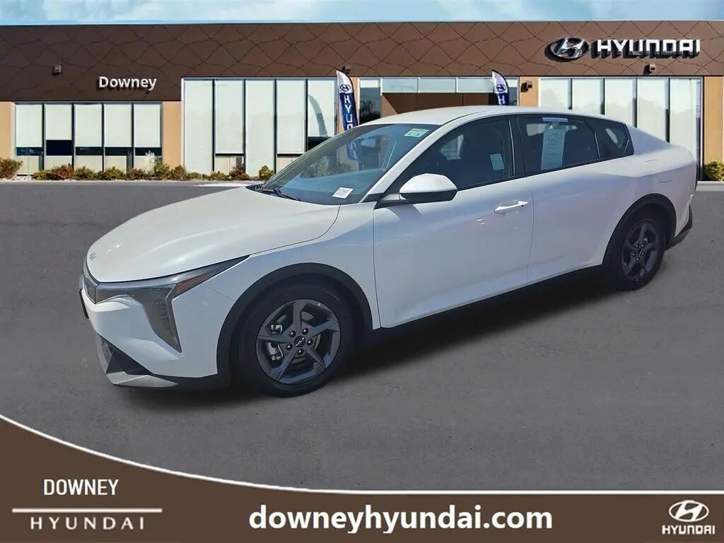 2025 Kia K4 LXS — photo 1 of 26