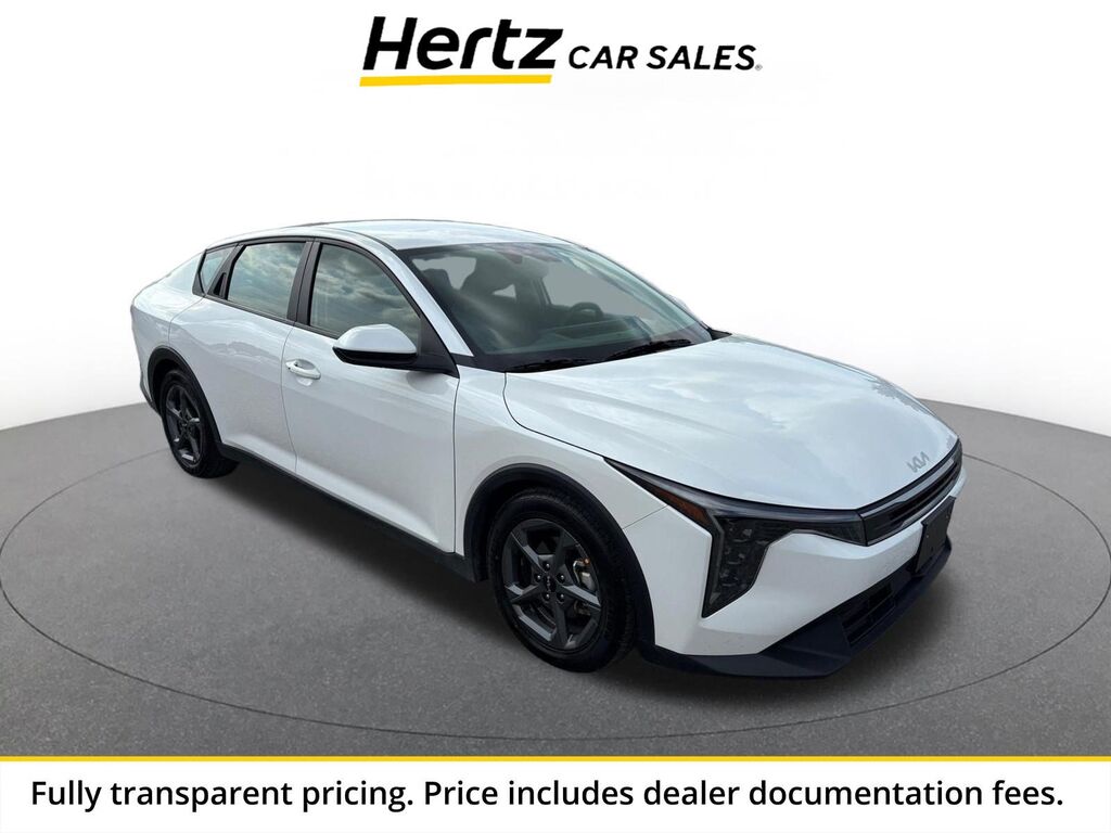2025 Kia K4 LXS — photo 1 of 13