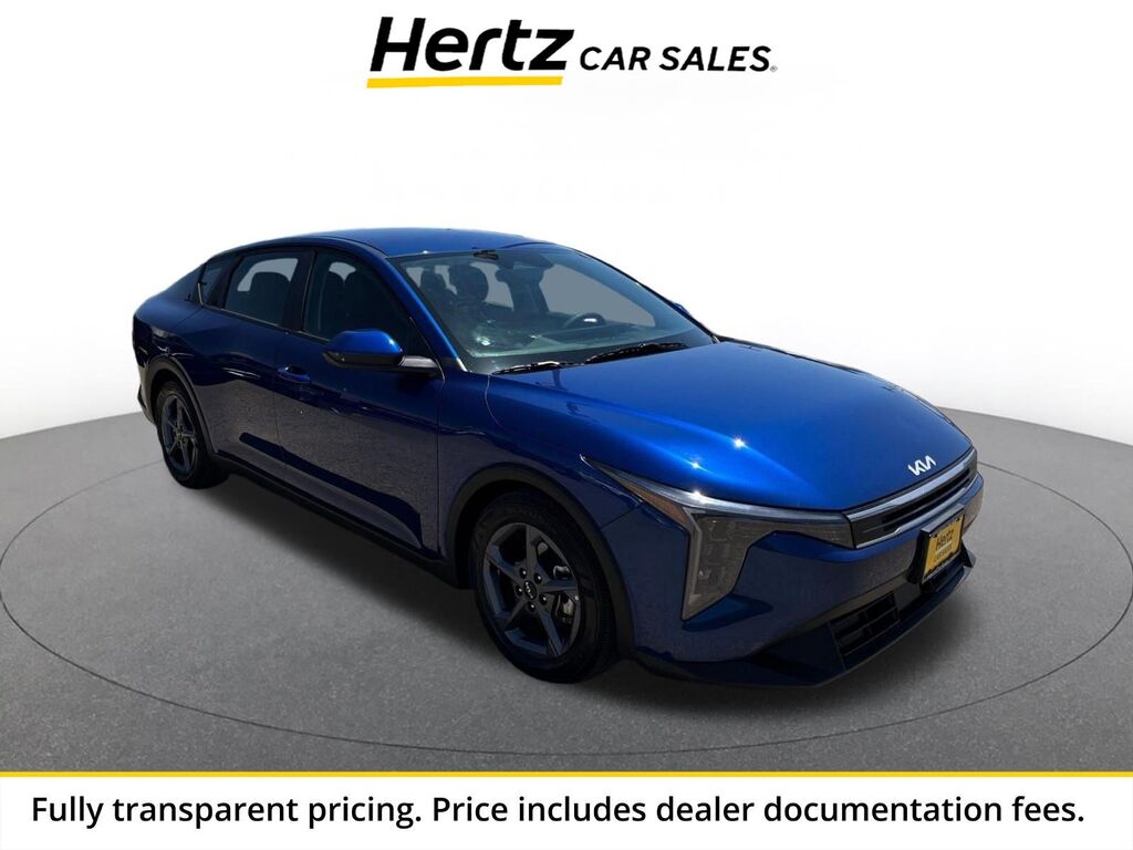 2025 Kia K4 LXS — photo 1 of 13