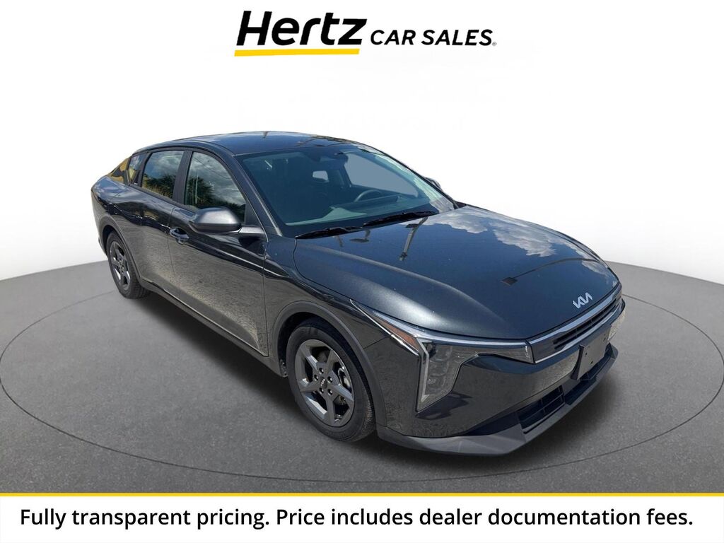 2025 Kia K4 LXS — photo 1 of 13
