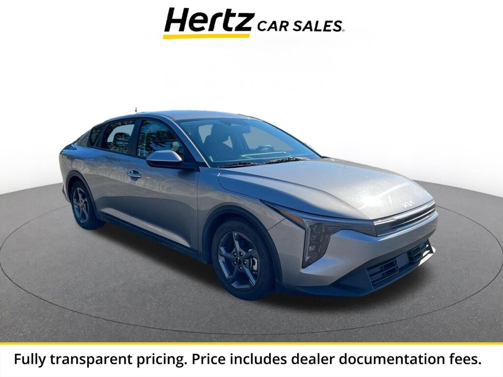 2025 Kia K4 LXS — photo 1 of 13