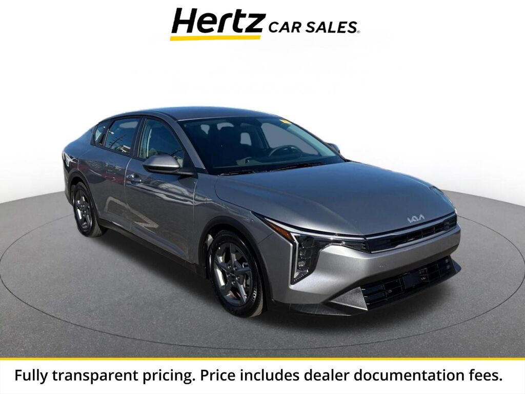 2025 Kia K4 LXS — photo 1 of 13