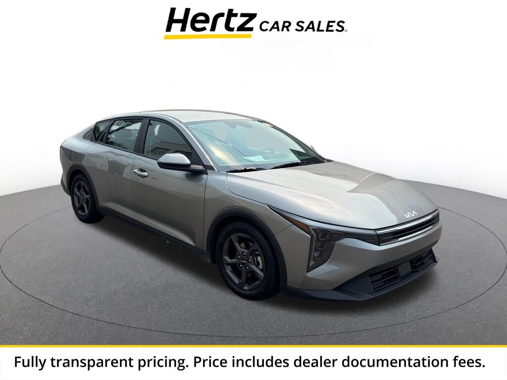 2025 Kia K4 LXS — photo 1 of 13