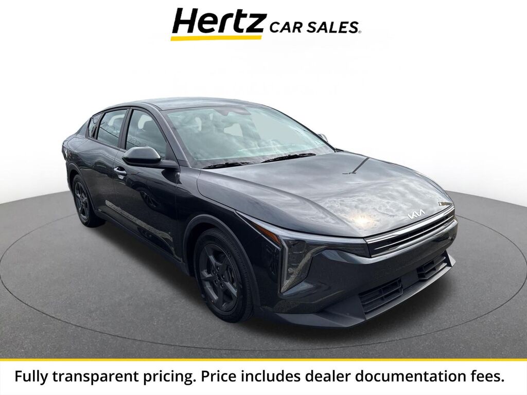 2025 Kia K4 LXS — photo 1 of 10