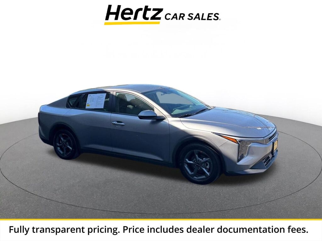 2025 Kia K4 LXS — photo 1 of 13