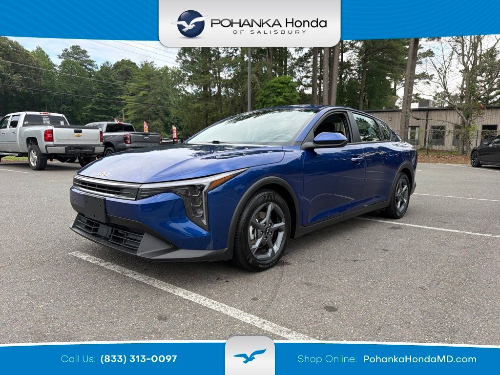 2025 Kia K4 LXS — photo 1 of 13