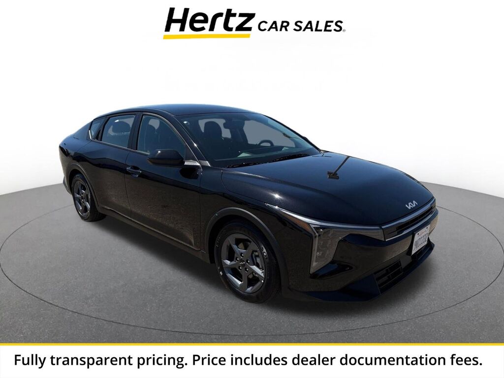 2026 Kia K4 LXS — photo 1 of 17