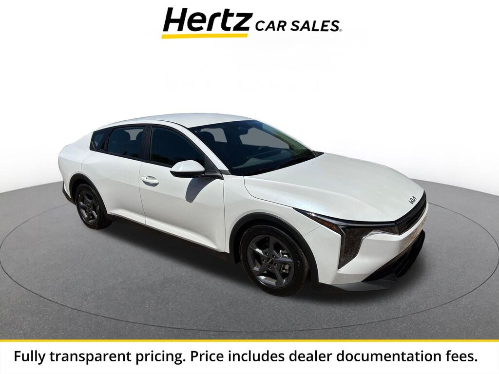 2025 Kia K4 LXS — photo 1 of 13