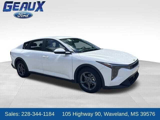 2025 Kia K4 LXS — photo 1 of 1