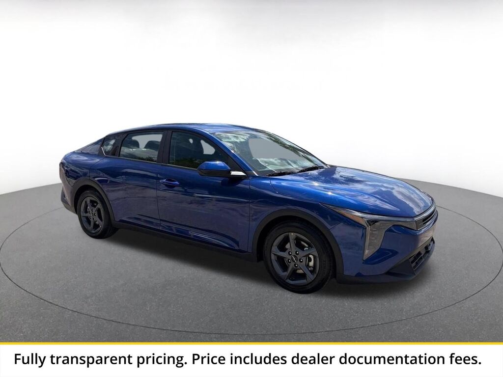 2025 Kia K4 LXS — photo 1 of 39