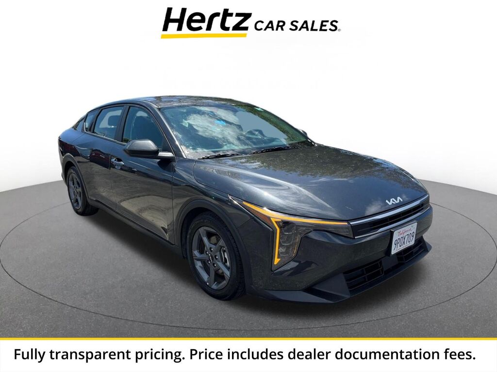 2025 Kia K4 LXS — photo 1 of 13