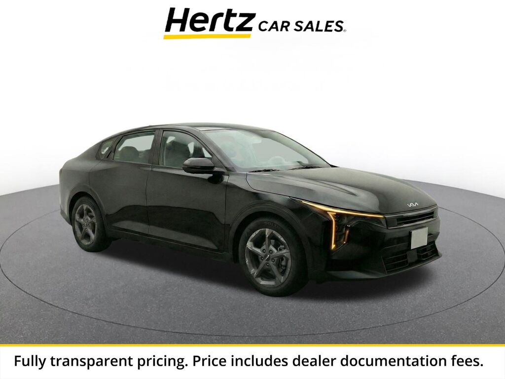 2025 Kia K4 LXS — photo 1 of 7