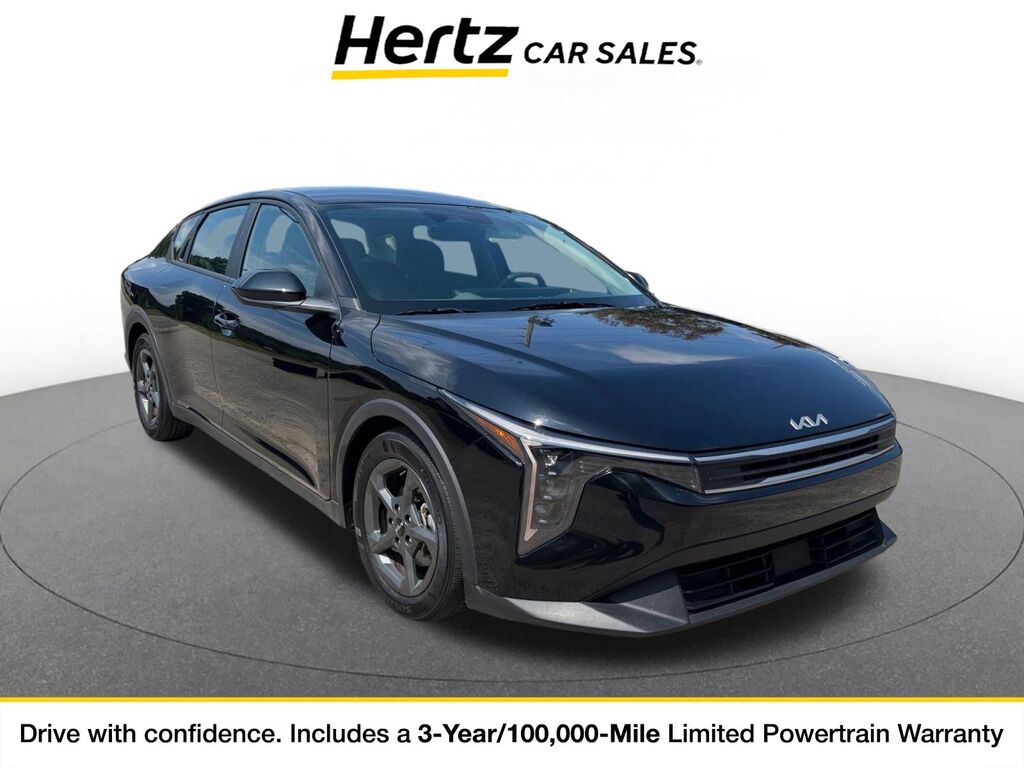 2025 Kia K4 LXS — photo 1 of 11