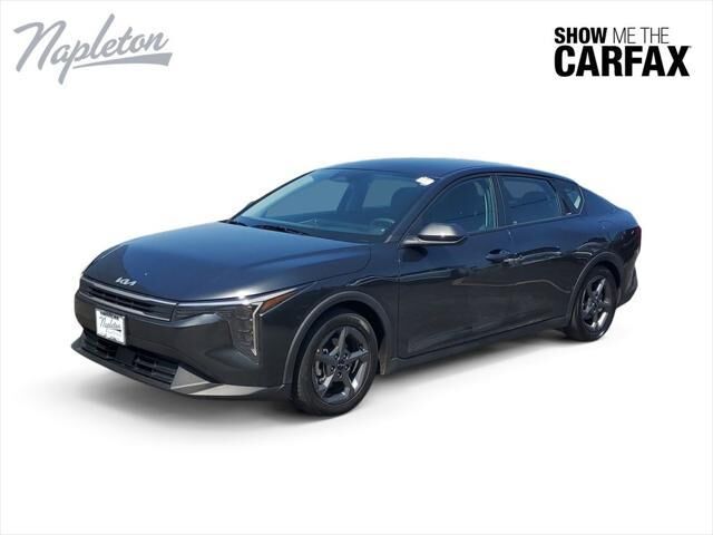 2025 Kia K4 LXS — photo 1 of 13