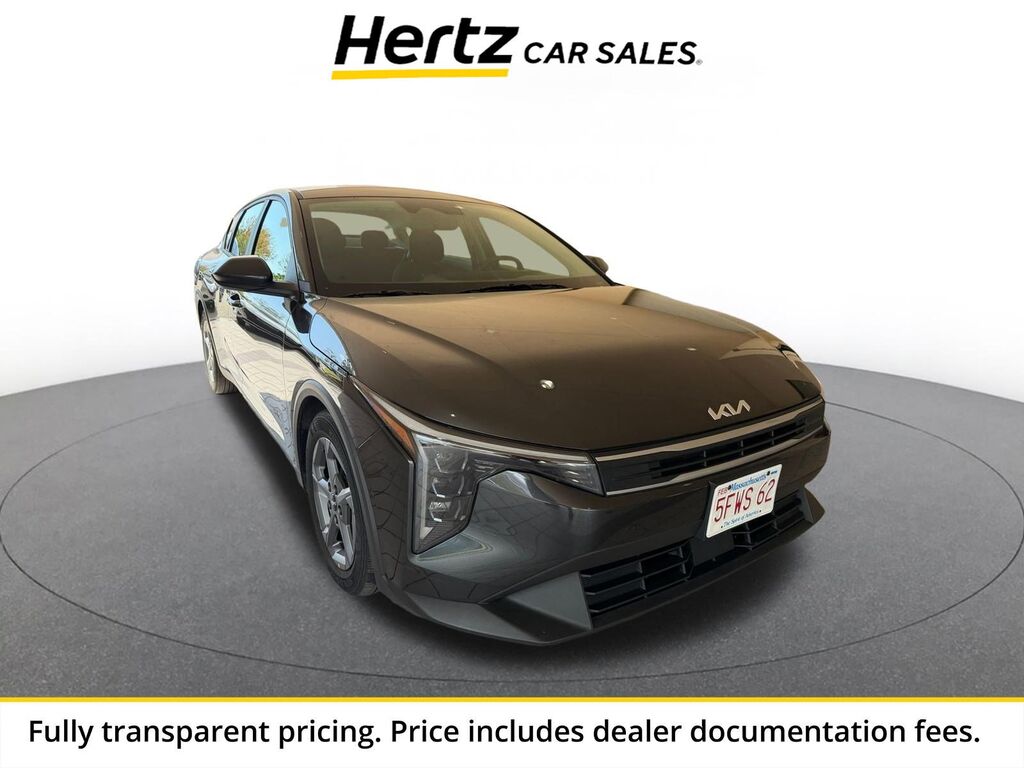 2025 Kia K4 LXS — photo 1 of 13