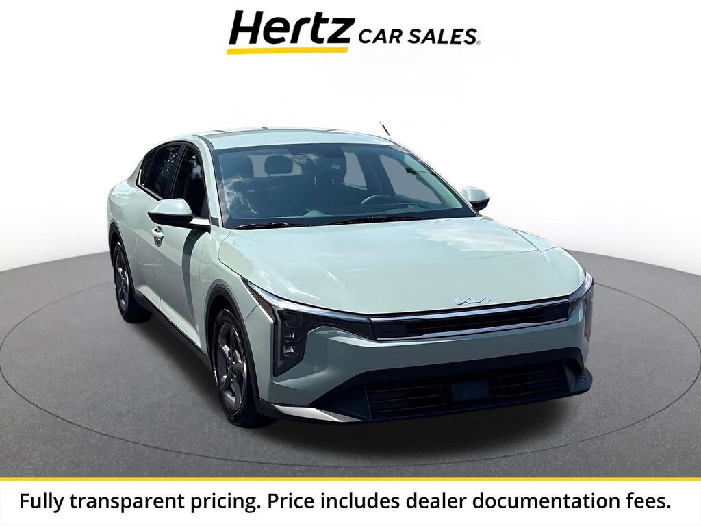 2025 Kia K4 LXS — photo 1 of 13