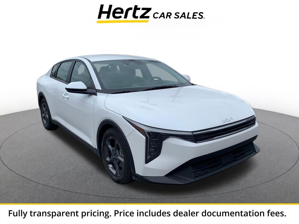 2025 Kia K4 LXS — photo 1 of 13