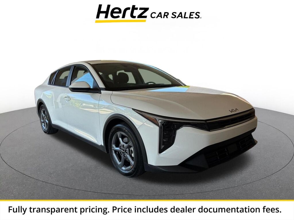 2025 Kia K4 LXS — photo 1 of 13