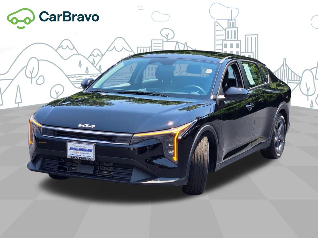 2025 Kia K4 LXS — photo 1 of 6